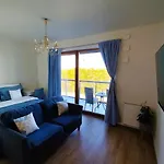 Azure Riverside - Center Апартаменты *