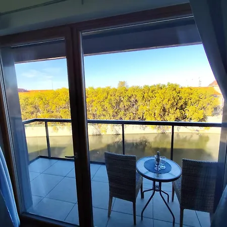 Azure Riverside Apartment - City Center Appartement Wrocław