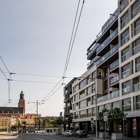 Azure Riverside Apartment - City Center Appartement